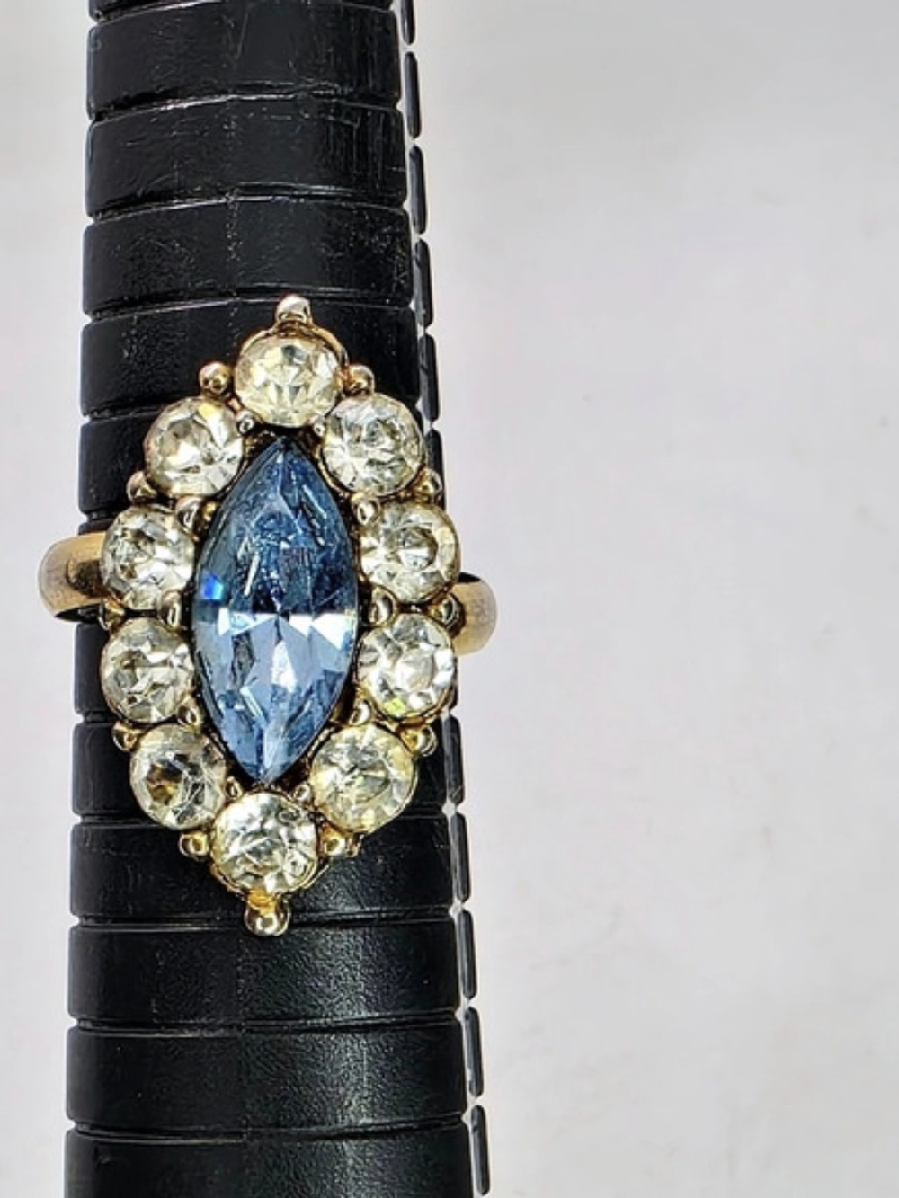 Vtg Gold Tone Blue Marquise Rhinestone Cluster Halo Cocktail Statement Ring Sz 8